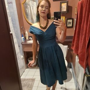 Gorgeous dress with pockets